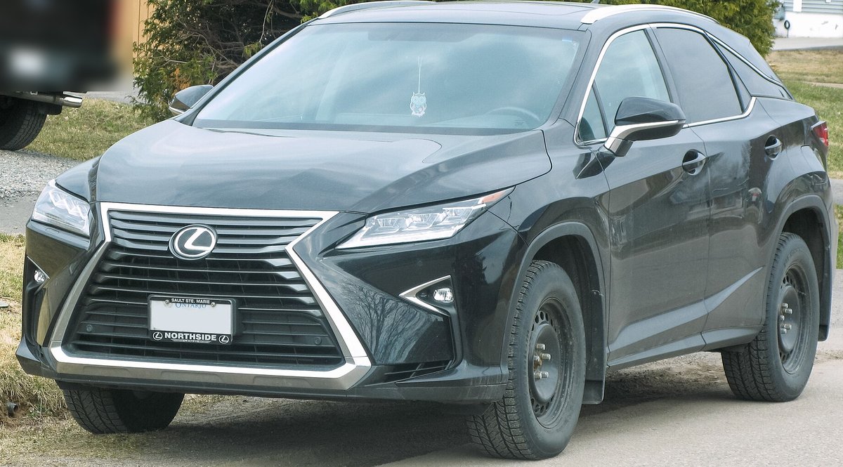 Тёмно-серый Lexus RX четвёртого поколения, вид спереди