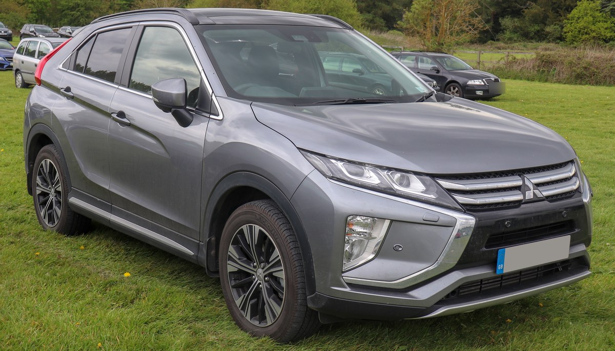 Mitsubishi Eclipse Cross, вид спереди сбоку