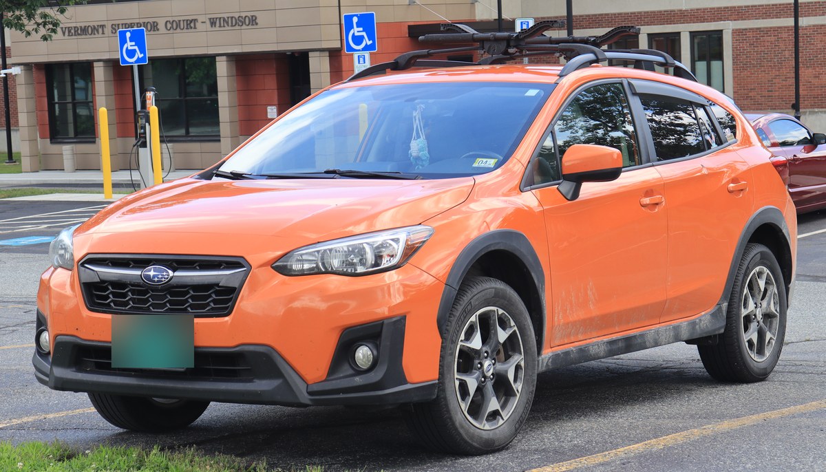 Subaru XV (Crosstrek) поколения GT, вид спереди сбоку